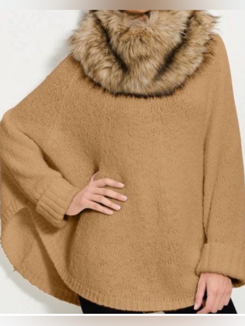 Michael by Michael Kors cream sweater with detachable faux fur collar